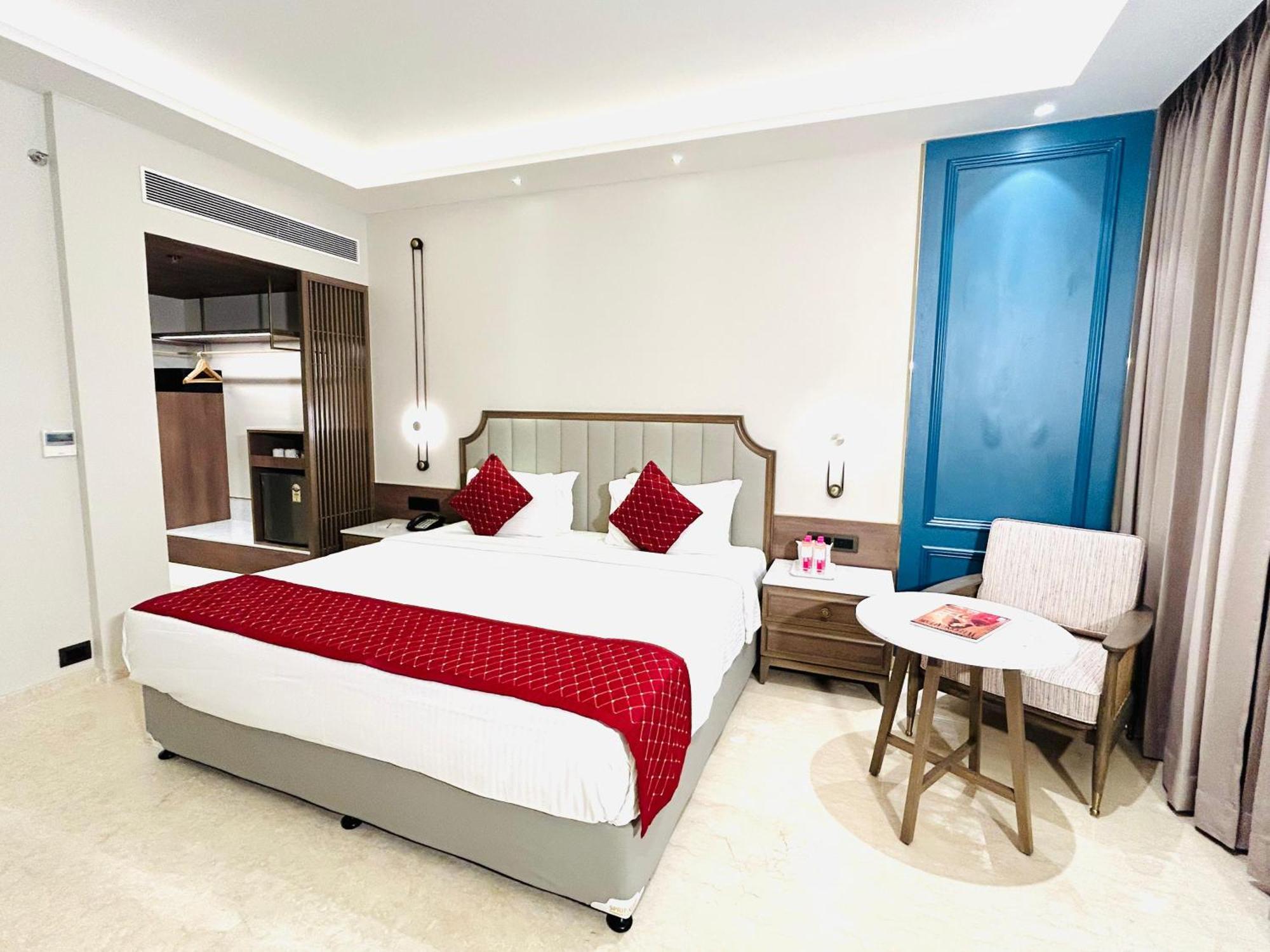 Boulevard 9 Luxury Resort & Spa Nadiād Exterior foto