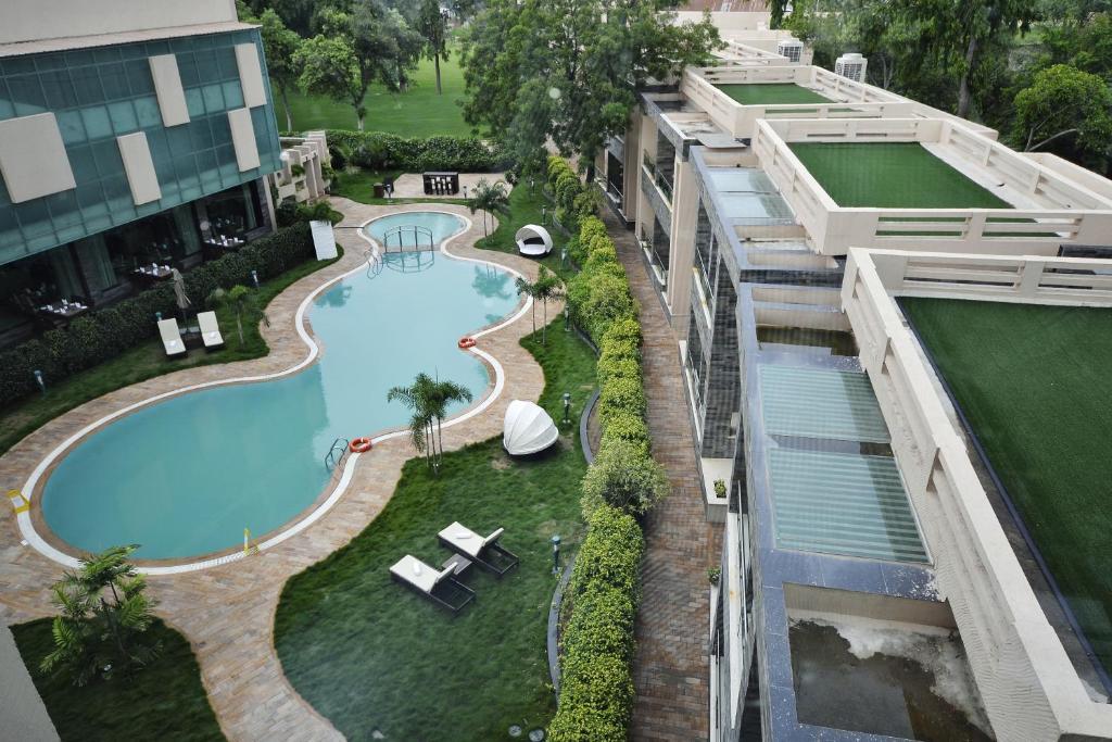 Boulevard 9 Luxury Resort & Spa Nadiād Exterior foto