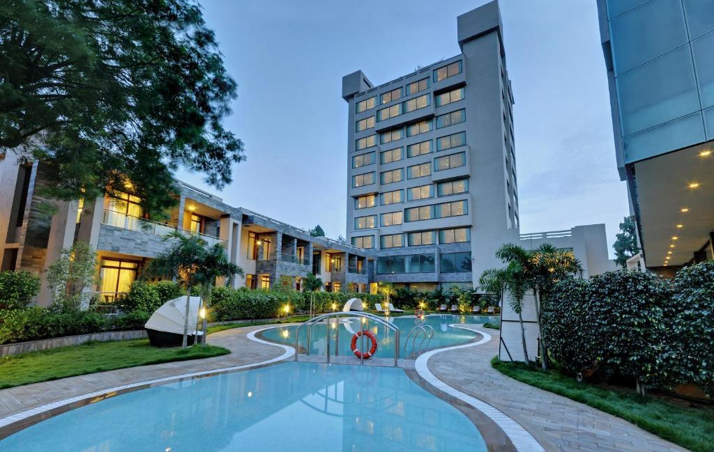 Boulevard 9 Luxury Resort & Spa Nadiād Exterior foto